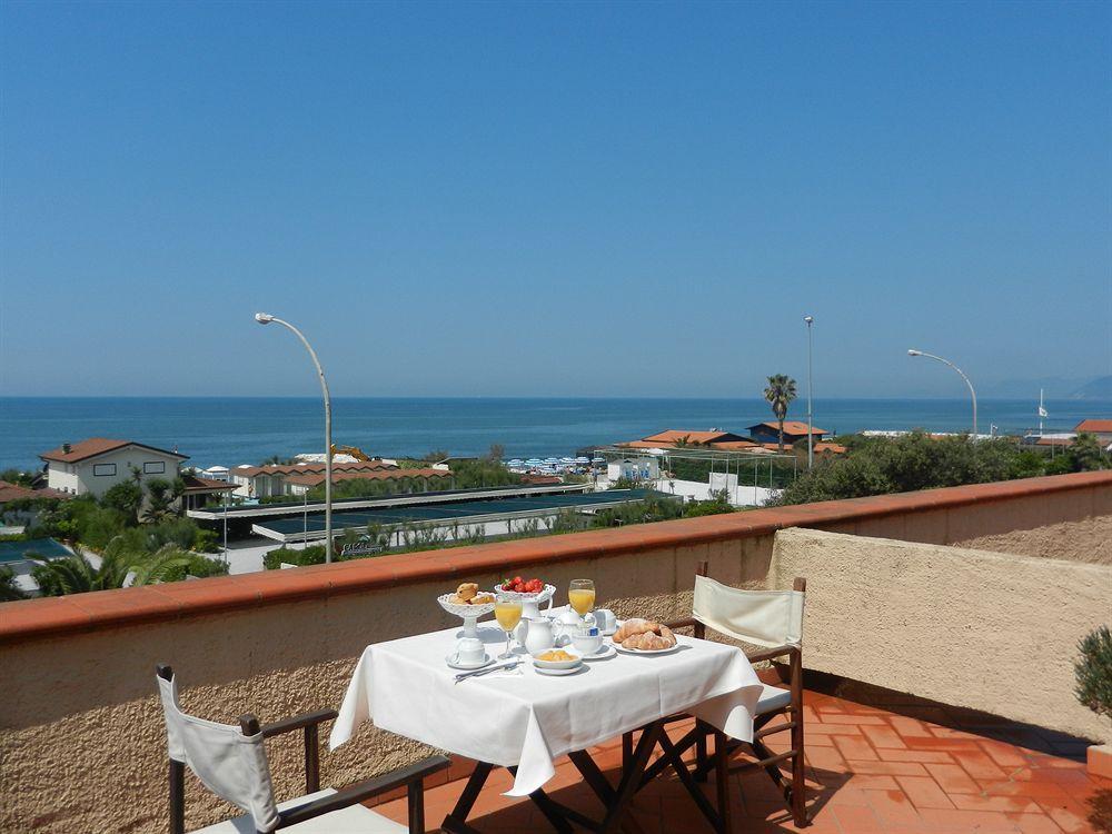 Hotel Villa Maremonti Marina di Massa Exterior photo